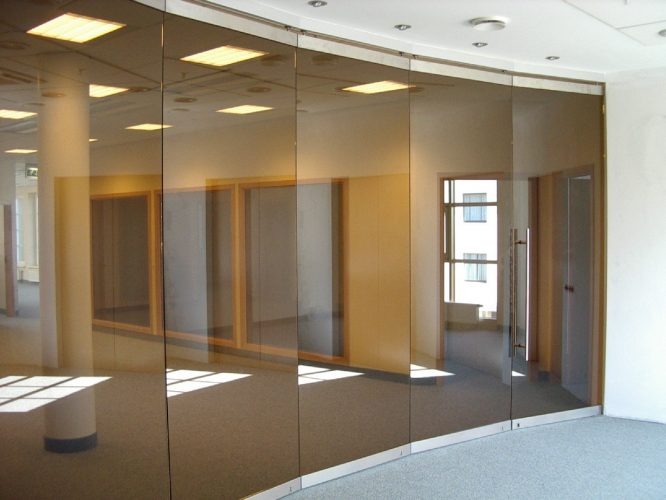 DORMA-transformuojamos-pertvaros-HSW-transformuojamų-pertvarų-sistema